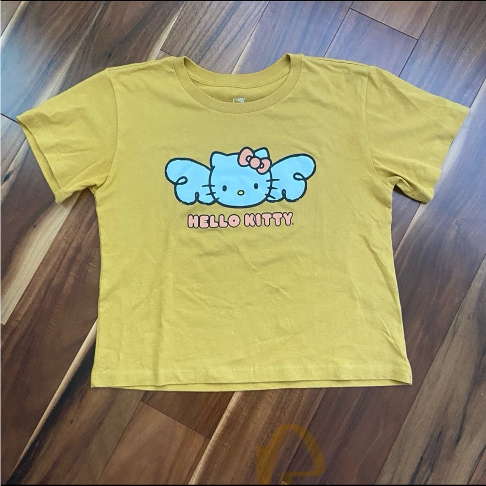 Hello Kitty Sanrio Gold Yellow T-Shirt Size S Small Angel Wings Cropped Orange